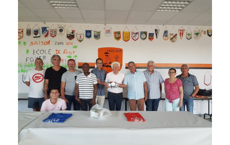 REMISE D'ÉQUIPEMENTS PAR LE DISTRICT