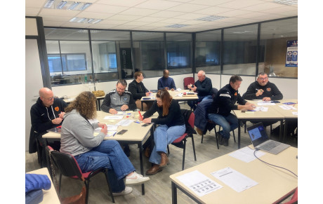 LA LIGUE FORME LES CLUBS !